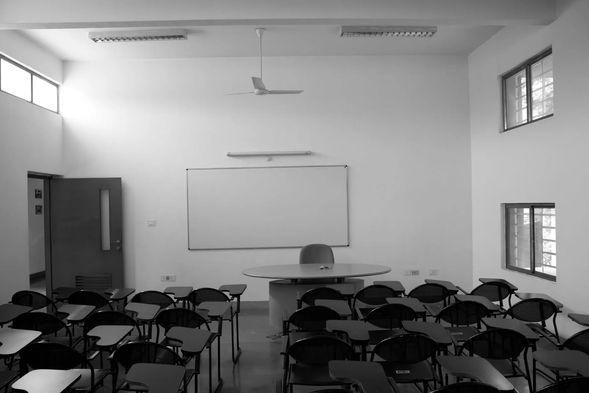 社区生鲜自提柜冷链技术升级对运营效率的影响分析