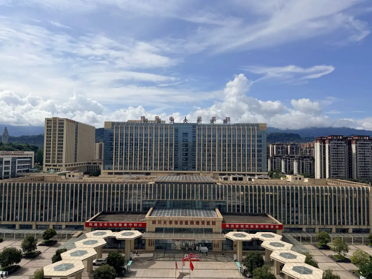 智能寄存柜在社区生鲜自提场景的应用方案与设备选型分析