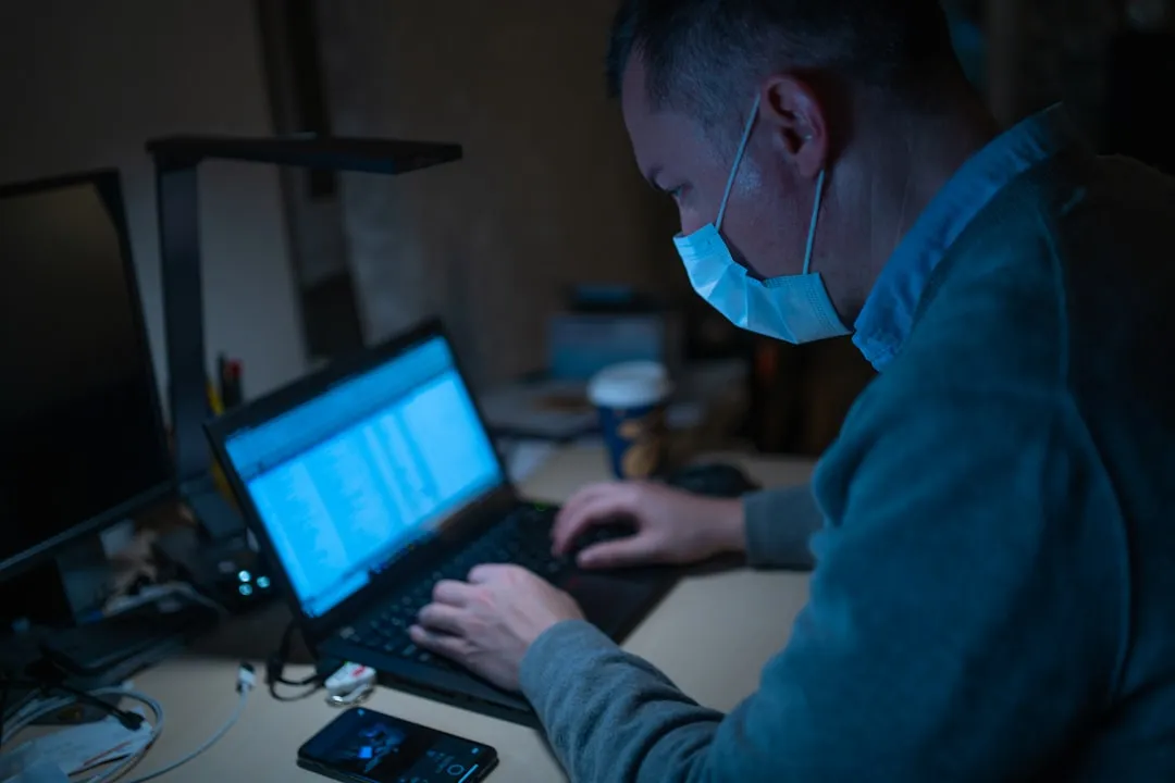 社区生鲜自提柜冷链技术升级对运营效率的影响分析